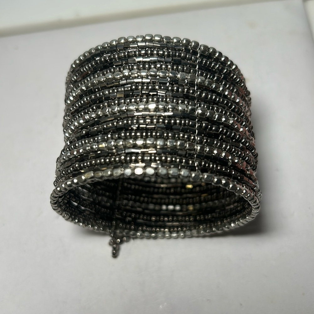 Sasspurilla Stretchy Cuff